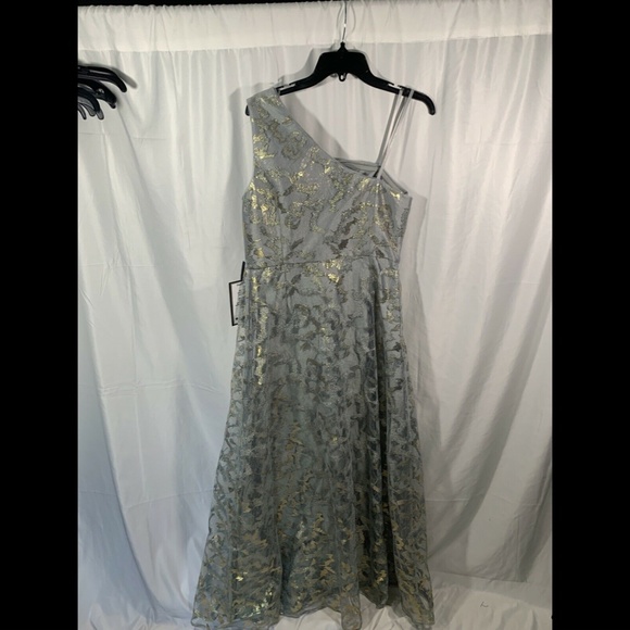 NWT $349 Adrianna Papell Metallic Lace One Shoulder‎ Gown [SZ 12 ] - Picture 8 of 12
